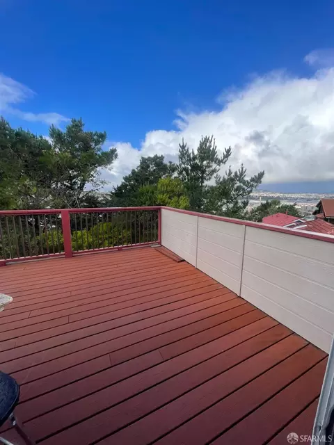 9 Carpenter Ct, San Francisco, CA 94124 photo 3
