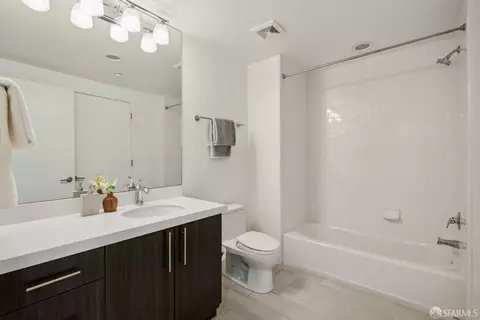 Bath - 555 Bartlett St #306, San Francisco, CA 94110 photo 2 of 2
