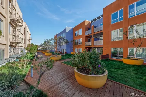 Exterior - 555 Bartlett St #306, San Francisco, CA 94110 photo 5 of 5