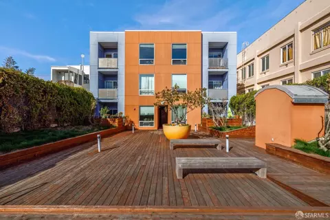 Exterior - 555 Bartlett St #306, San Francisco, CA 94110 photo 4 of 5