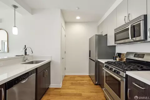 Kitchen - 555 Bartlett St #306, San Francisco, CA 94110 photo 3 of 4