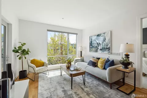 Living - 555 Bartlett St #306, San Francisco, CA 94110 photo 3 of 4
