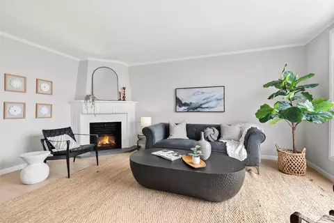 Living - 2670 45th Ave, San Francisco, CA 94116 photo 2 of 3