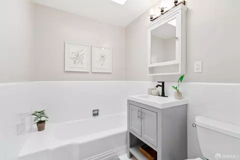 Bath - 2670 45th Ave, San Francisco, CA 94116 photo 1 of 3