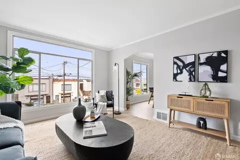 Living - 2670 45th Ave, San Francisco, CA 94116 photo 3 of 3