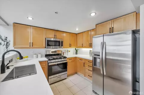 Kitchen - 2068 3rd St #17, San Francisco, CA 94107 photo 4 of 7