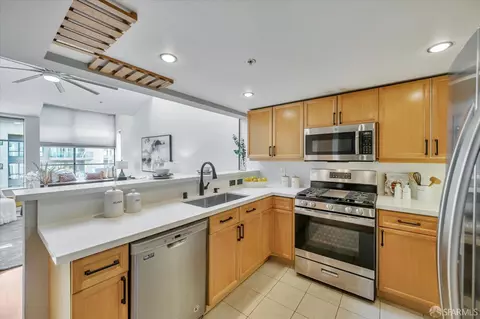 Kitchen - 2068 3rd St #17, San Francisco, CA 94107 photo 1 of 7