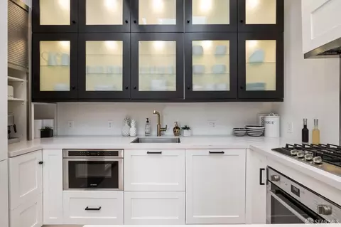 Kitchen - 477 Hickory St, San Francisco, CA 94102 photo 4 of 6