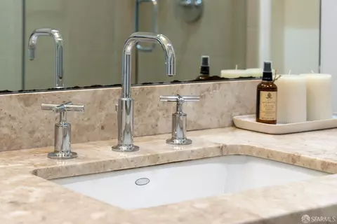 Bath - 878 Shotwell St, San Francisco, CA 94110 photo 3 of 6