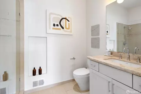 Bath - 878 Shotwell St, San Francisco, CA 94110 photo 4 of 6