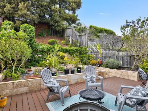 Exterior - 579 23rd Ave, San Francisco, CA 94121 photo 3 of 10