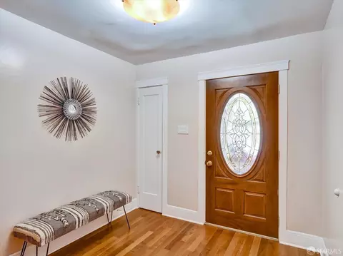 Entry Way - 579 23rd Ave, San Francisco, CA 94121 photo 2 of 5