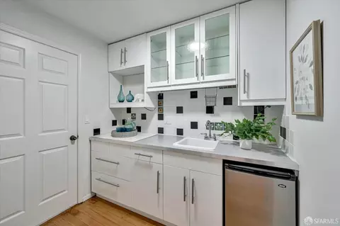Kitchen - 2459 27th Ave, San Francisco, CA 94116 photo 5 of 6