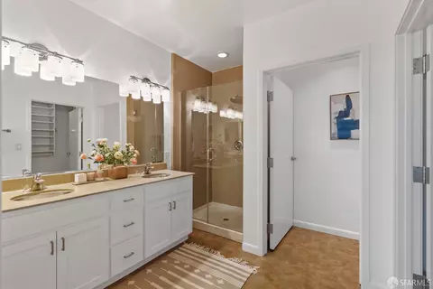 Bath - 428 Alice St #706, Oakland, CA 94607 photo 1 of 2