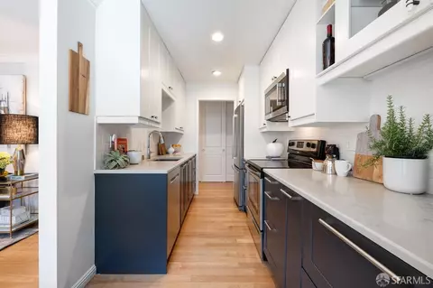 Kitchen - 650 Steiner St #4, San Francisco, CA 94117 photo 3 of 4