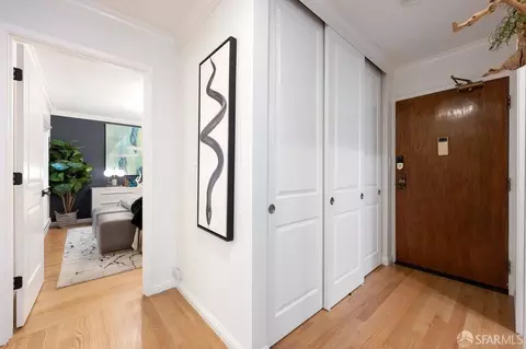 Entry Way - 650 Steiner St #4, San Francisco, CA 94117 photo 2 of 2