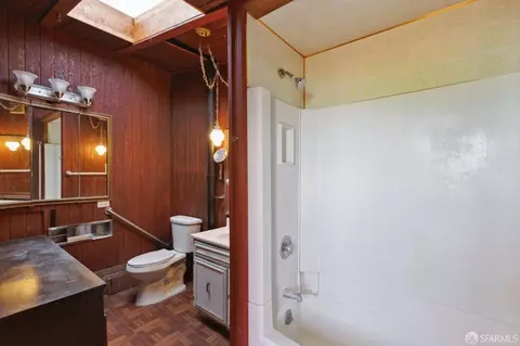 Bath - 524 Avalon Ave, San Francisco, CA 94112 photo 1 of 2