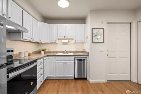 Kitchen - 485 8th St #402, Oakland, CA 94607 photo 3 of 3