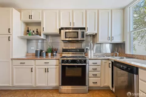 Kitchen - 520 27th Ave, San Francisco, CA 94121 photo 3 of 4