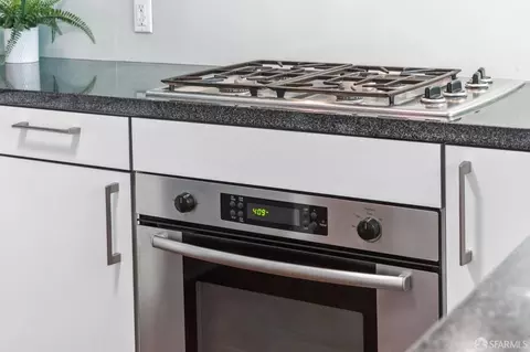 Kitchen - 301 Main St #7A, San Francisco, CA 94105 photo 6 of 8