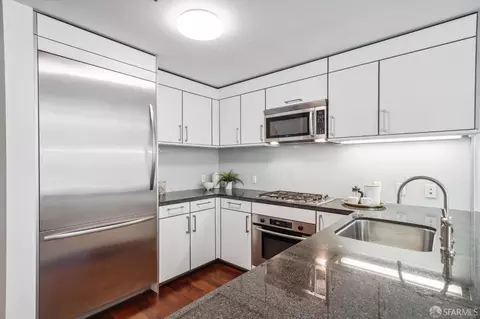 Kitchen - 301 Main St #7A, San Francisco, CA 94105 photo 3 of 8