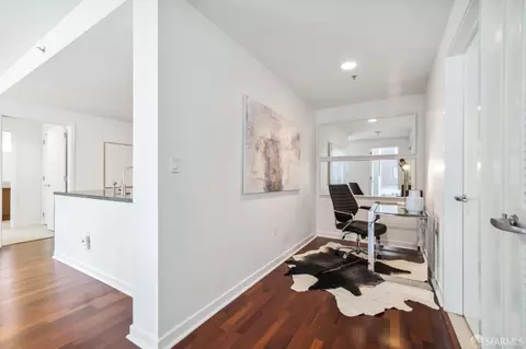Entry Way - 301 Main St #7A, San Francisco, CA 94105 photo 3 of 4