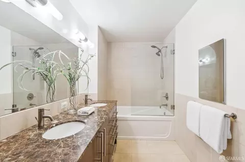 Bath - 301 Main St #7A, San Francisco, CA 94105 photo 4 of 5