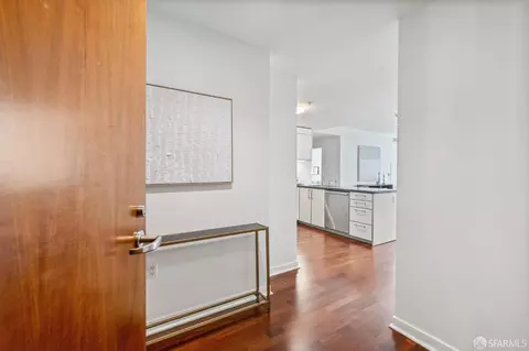 Entry Way - 301 Main St #7A, San Francisco, CA 94105 photo 1 of 4