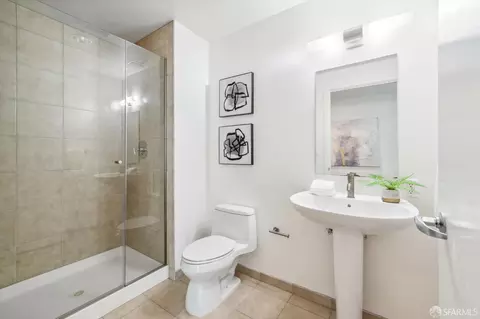 Bath - 301 Main St #7A, San Francisco, CA 94105 photo 2 of 5