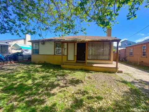 10660 Acalanes Dr, Oakland, CA 94603