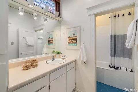 Bath - 63 Winfield St, San Francisco, CA 94110 photo 1 of 2