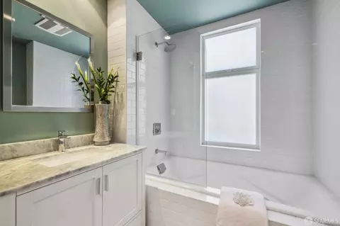 Bath - 2206 Pine St, San Francisco, CA 94115 photo 6 of 6