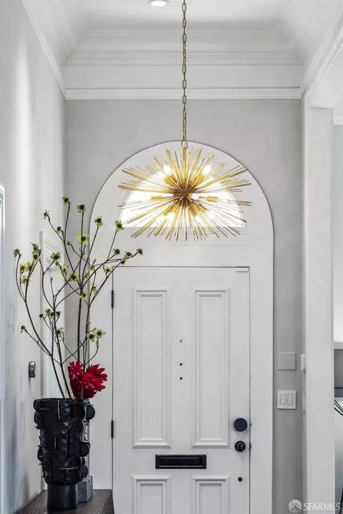 Entry Way - 2206 Pine St, San Francisco, CA 94115 photo 4 of 7