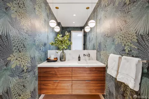 Bath - 3841 25th St, San Francisco, CA 94114 photo 2 of 4