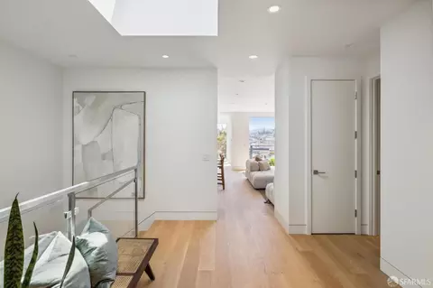 Entry Way - 3841 25th St, San Francisco, CA 94114 photo 2 of 3