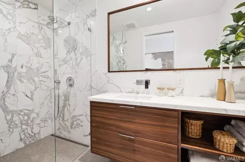 Bath - 3841 25th St, San Francisco, CA 94114 photo 4 of 4