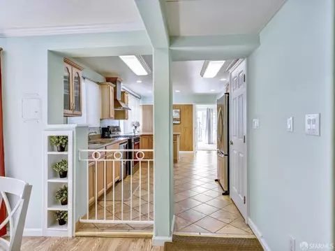 Entry Way - 341 Valley St, San Francisco, CA 94114 photo 1 of 2