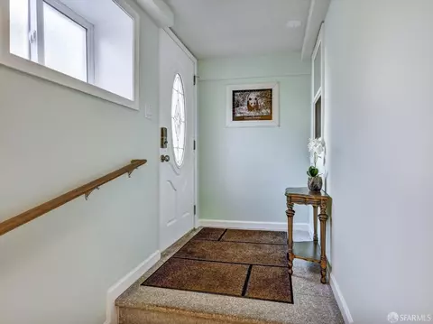 Entry Way - 341 Valley St, San Francisco, CA 94114 photo 2 of 2