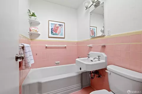 Bath - 258 Surrey St, San Francisco, CA 94131 photo 1 of 1
