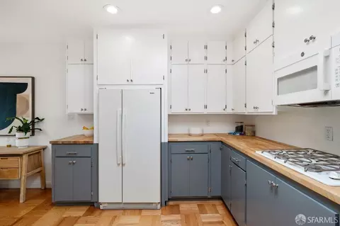 Kitchen - 2351 46th Ave, San Francisco, CA 94116 photo 4 of 6