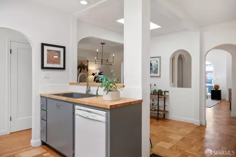 Kitchen - 2351 46th Ave, San Francisco, CA 94116 photo 6 of 6