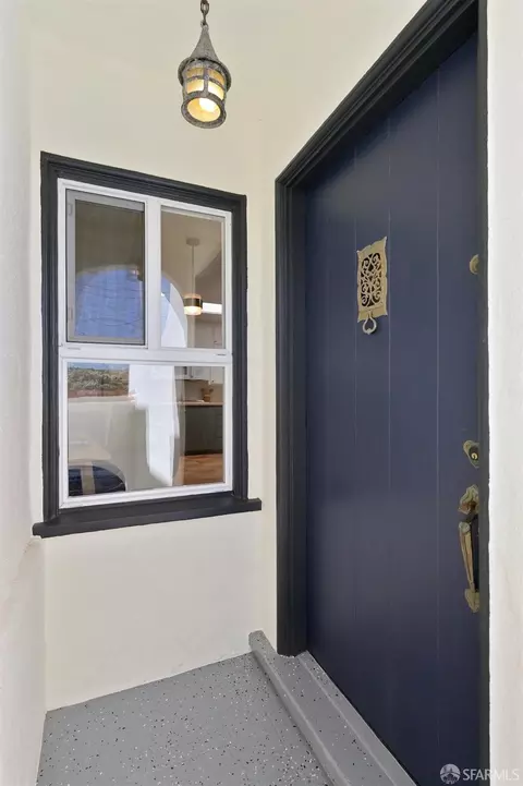 Entry Way - 2351 46th Ave, San Francisco, CA 94116 photo 3 of 3