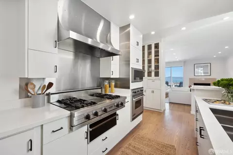 1918 Jackson St, San Francisco, CA 94109 photo 14