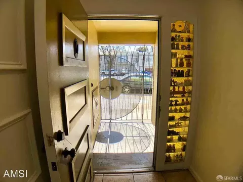 Entry Way - 218 Sagamore St, San Francisco, CA 94112 photo 4 of 6