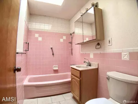 Bath - 218 Sagamore St, San Francisco, CA 94112 photo 1 of 2