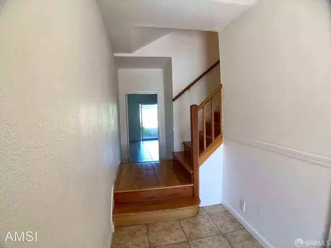 Entry Way - 218 Sagamore St, San Francisco, CA 94112 photo 5 of 6