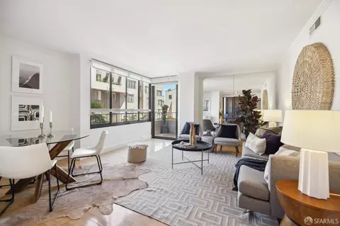 150 Lombard St #207, San Francisco, CA 94111
