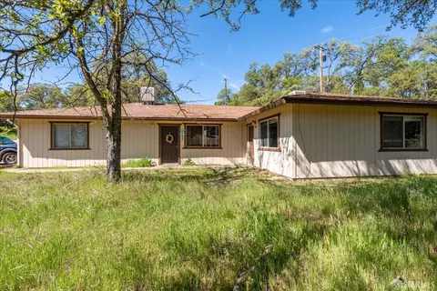 5081 Smith Rd, Mariposa, CA 95338