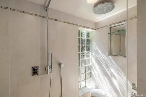 Bath - 115 Moffitt St, San Francisco, CA 94131 photo 2 of 3