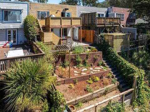 Exterior - 115 Moffitt St, San Francisco, CA 94131 photo 14 of 18